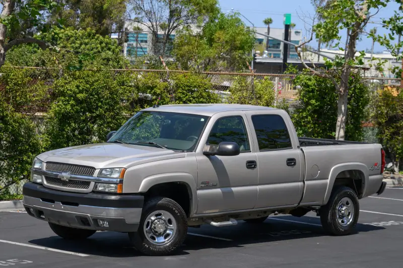 2004 Chevrolet Silverado 2500HD LS Crew Cab Duramax 4×4 photo 34