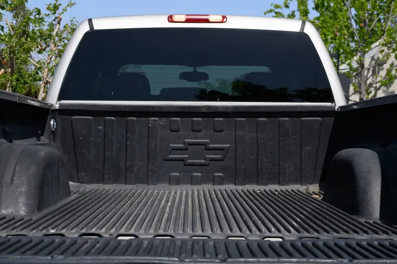 2004 Chevrolet Silverado 2500HD LS Crew Cab Duramax 4×4 photo 88