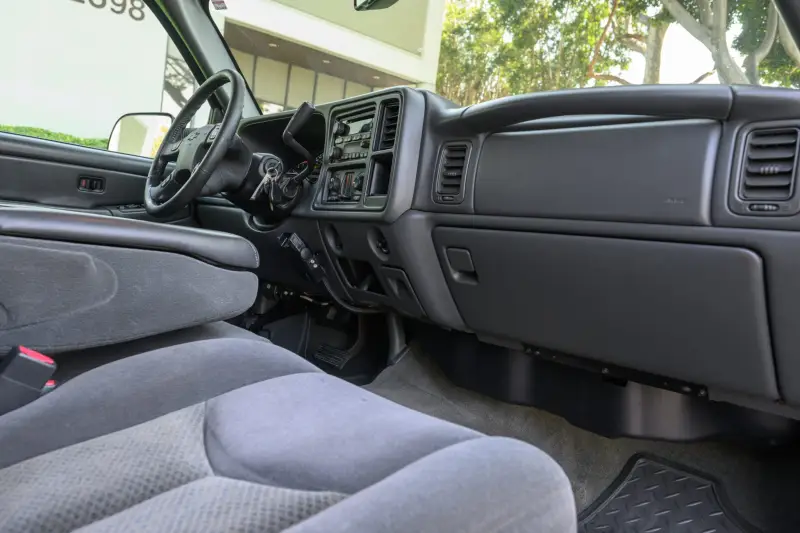 2004 Chevrolet Silverado 2500HD LS Crew Cab Duramax 4×4 photo 177
