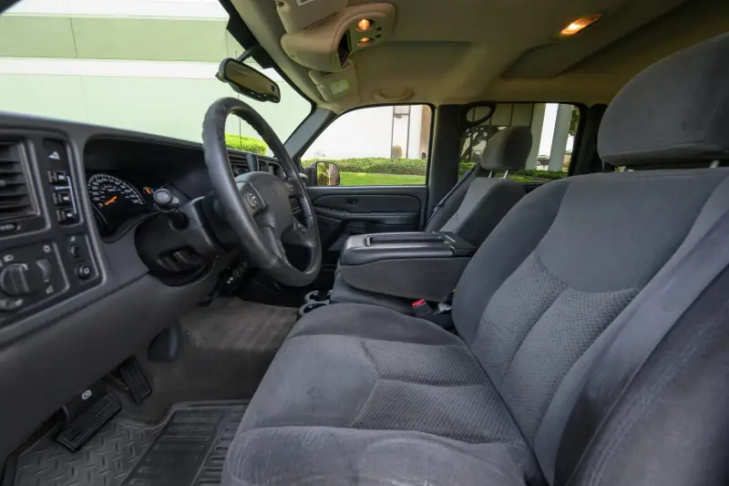 2004 Chevrolet Silverado 2500HD LS Crew Cab Duramax 4×4 photo 111