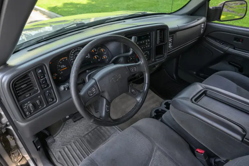2004 Chevrolet Silverado 2500HD LS Crew Cab Duramax 4×4 photo 109