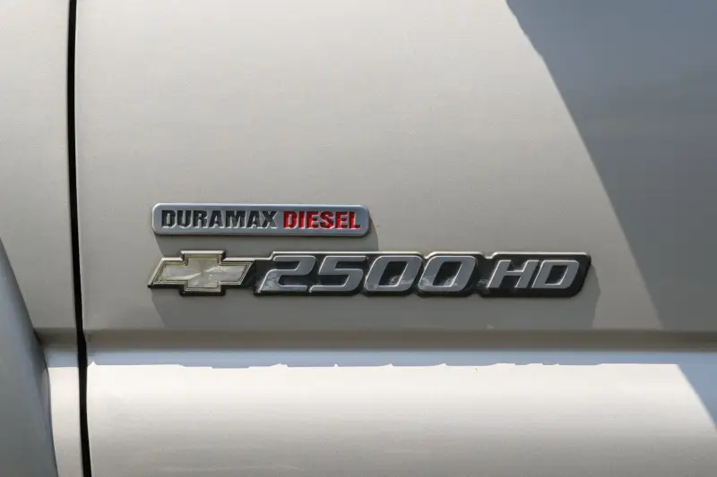 2004 Chevrolet Silverado 2500HD LS Crew Cab Duramax 4×4 photo 31