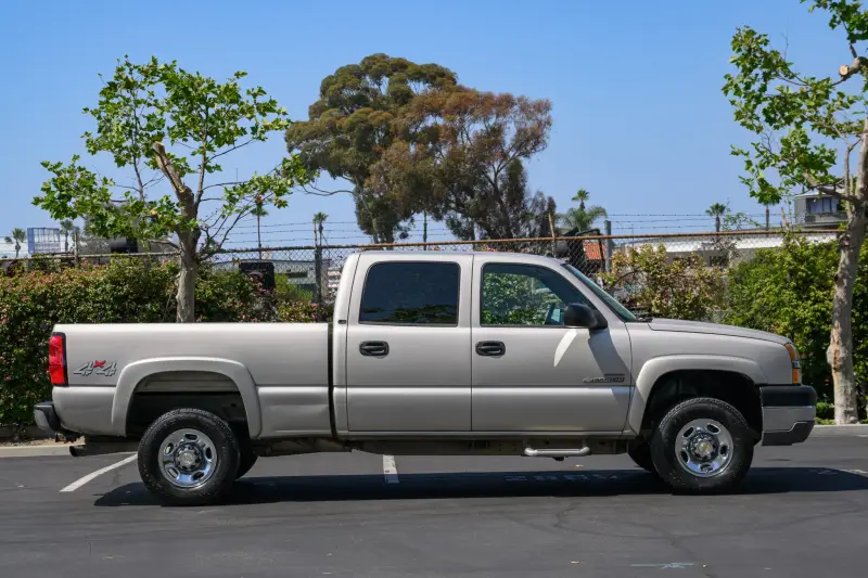 2004 Chevrolet Silverado 2500HD LS Crew Cab Duramax 4×4 photo 72