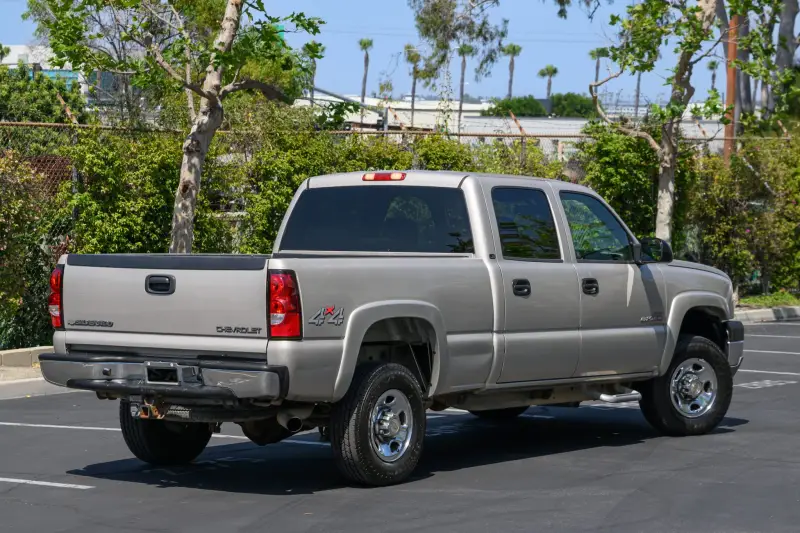 2004 Chevrolet Silverado 2500HD LS Crew Cab Duramax 4×4 photo 69