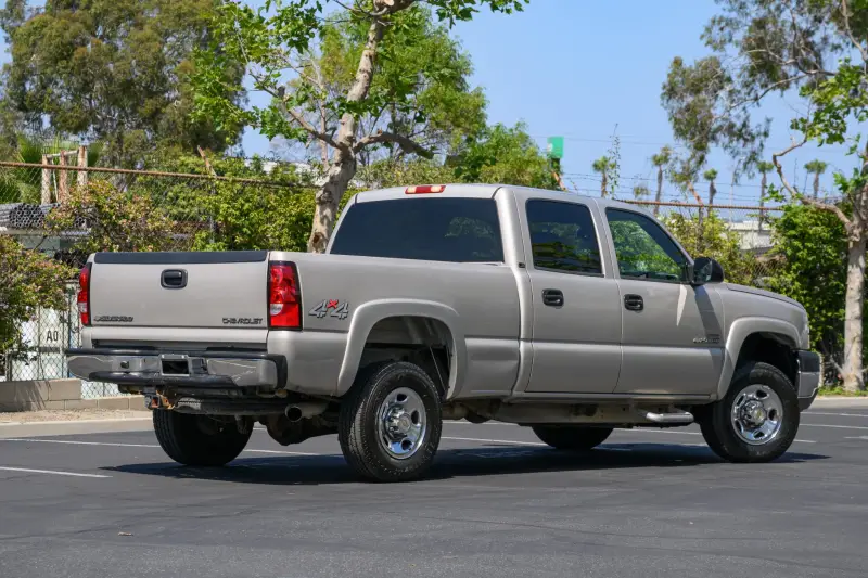 2004 Chevrolet Silverado 2500HD LS Crew Cab Duramax 4×4 photo 70