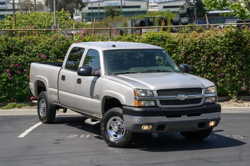 2004 Chevrolet Silverado 2500HD LS Crew Cab Duramax 4×4 photo 59