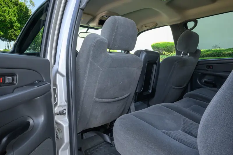 2004 Chevrolet Silverado 2500HD LS Crew Cab Duramax 4×4 photo 135