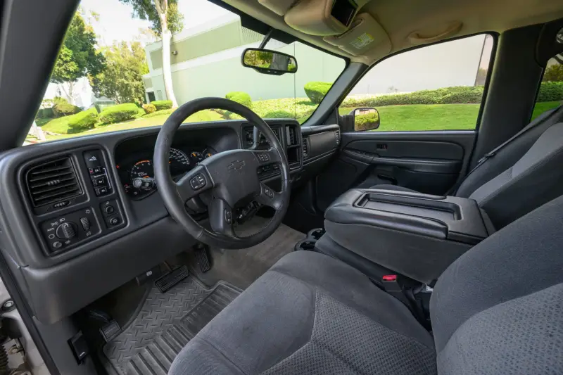 2004 Chevrolet Silverado 2500HD LS Crew Cab Duramax 4×4 photo 110