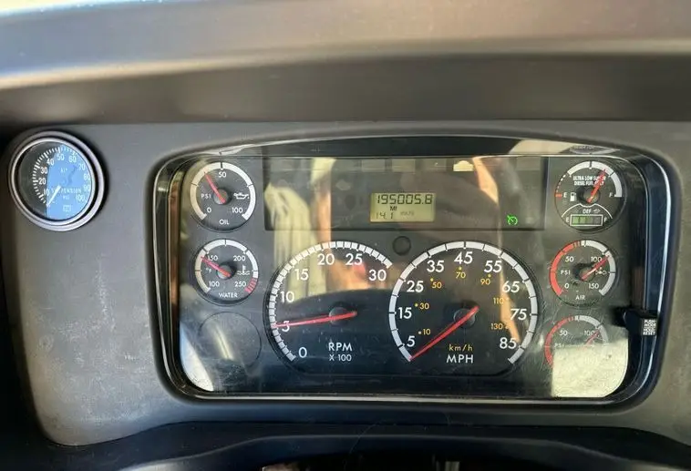 2011 Freightliner Business Class M2 photo 90