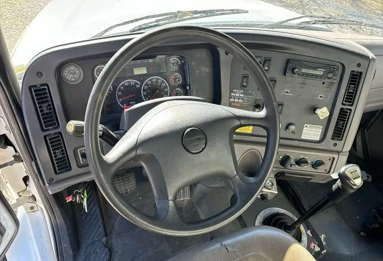 2011 Freightliner Business Class M2 photo 88