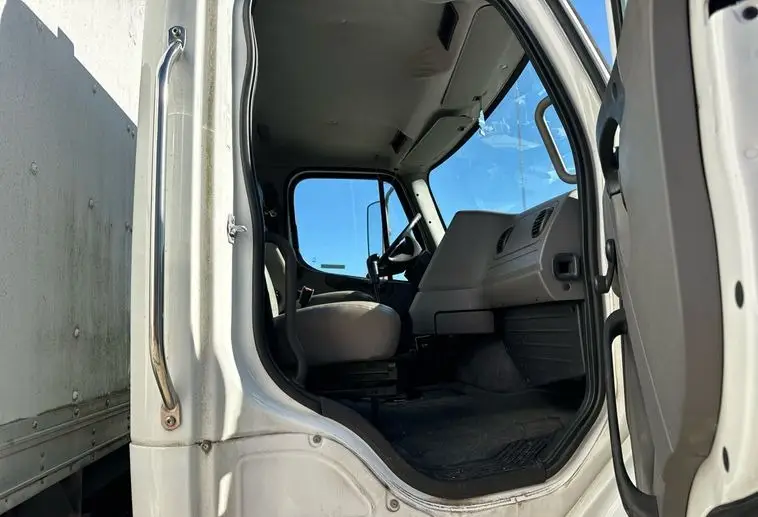 2011 Freightliner Business Class M2 photo 102