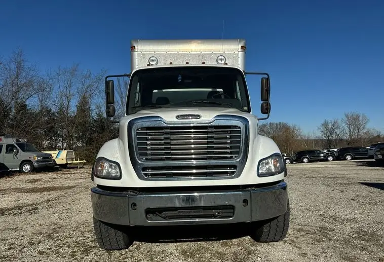 2011 Freightliner Business Class M2 photo 2