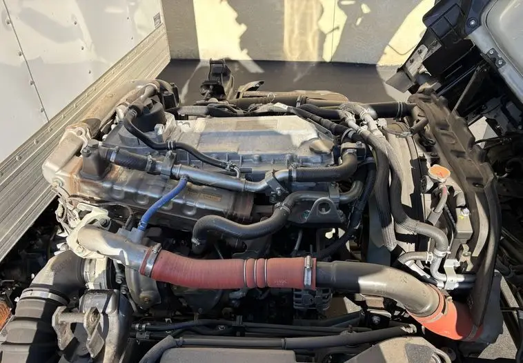 2023 Isuzu NPR HD photo 39
