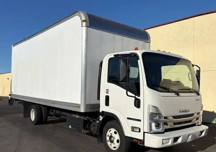 2023 Isuzu NPR HD photo 3