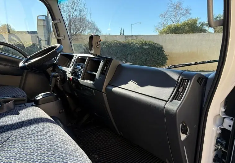 2023 Isuzu NPR HD photo 24