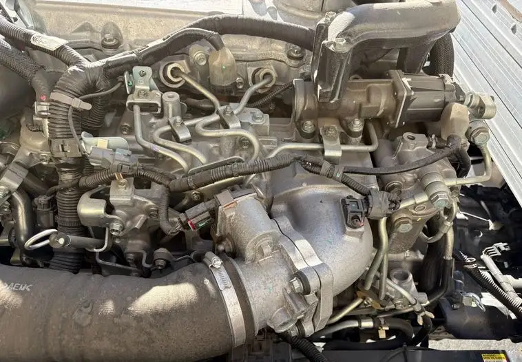 2023 Isuzu NPR HD photo 37