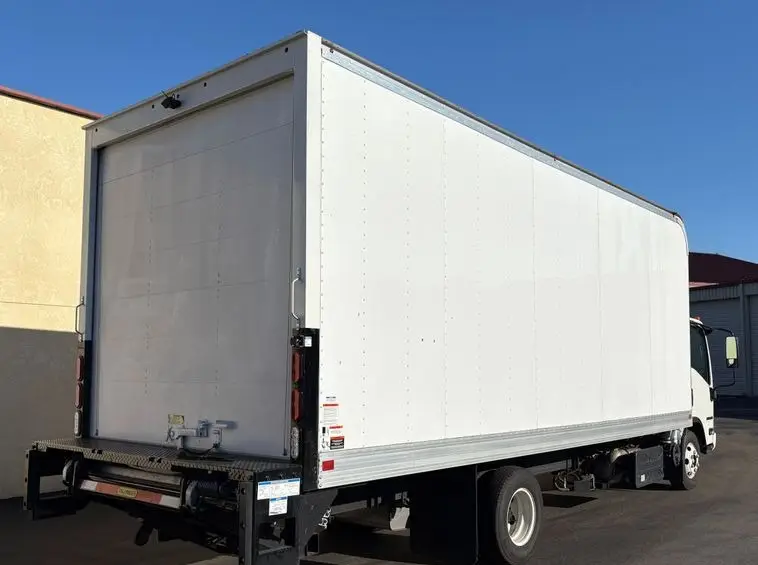 2023 Isuzu NPR HD photo 6