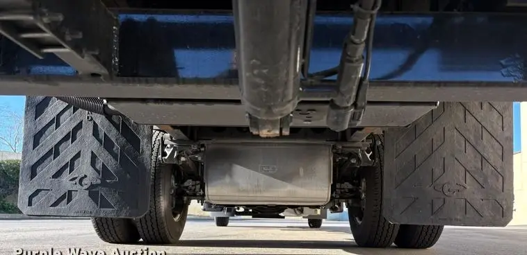 2023 Isuzu NPR HD photo 57