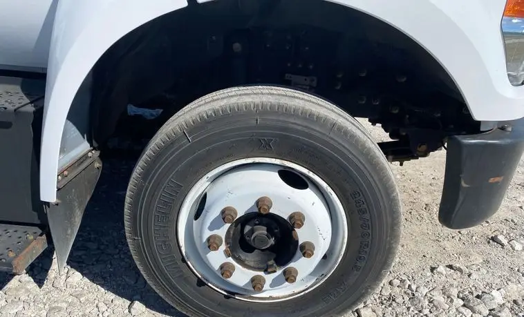 2016 Ford F650 Super Duty photo 40