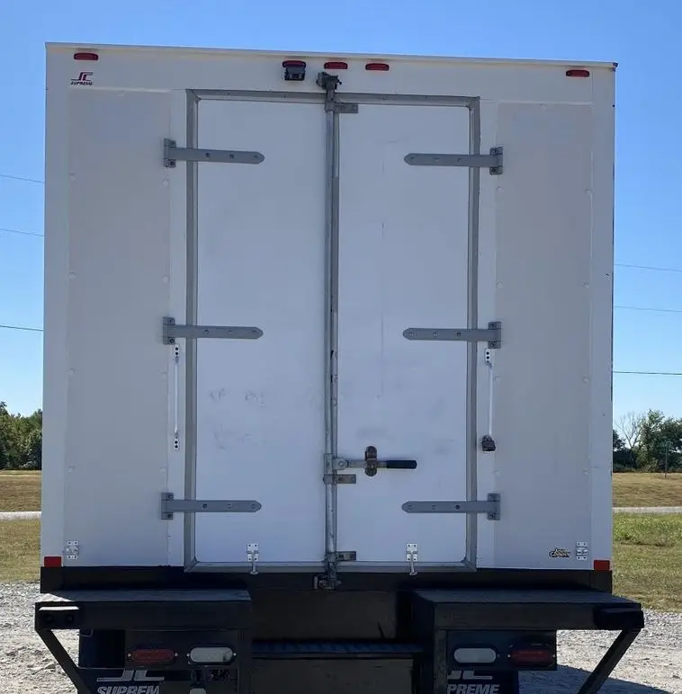 2016 Ford F650 Super Duty photo 5