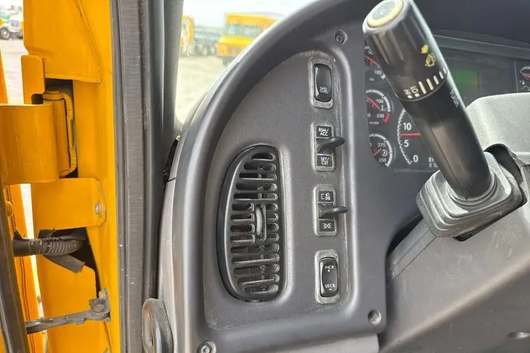 2017 Freightliner Business Class M2 photo 45