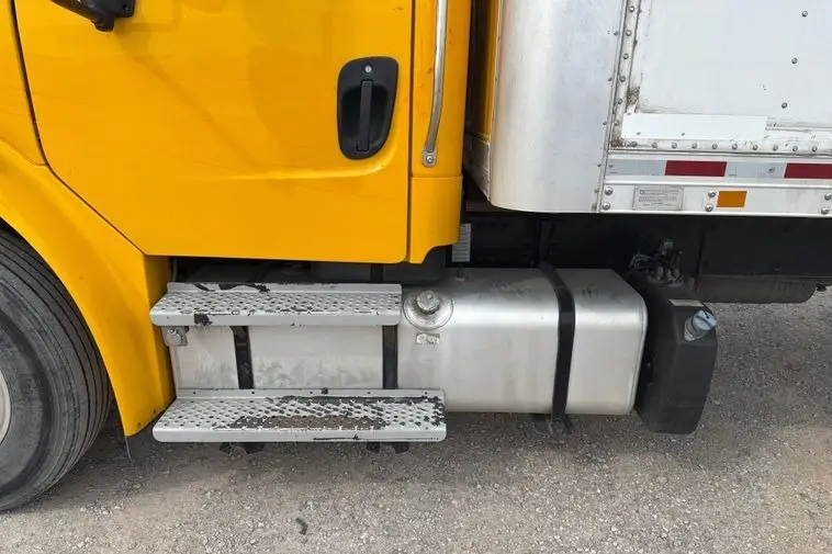 2017 Freightliner Business Class M2 photo 10