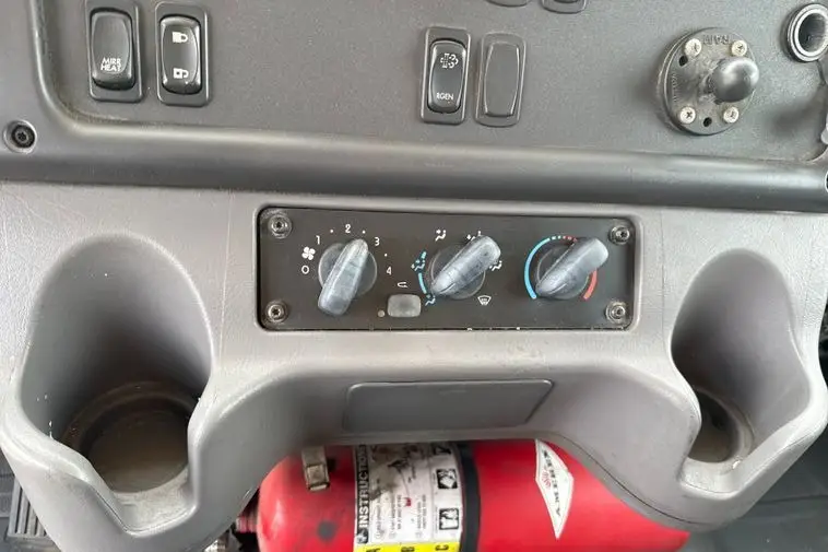 2017 Freightliner Business Class M2 photo 49