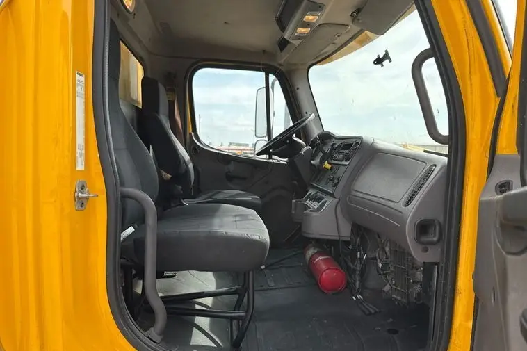 2017 Freightliner Business Class M2 photo 55