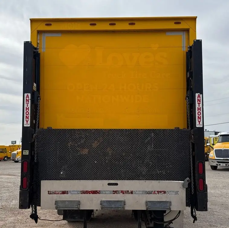 2017 Freightliner Business Class M2 photo 6