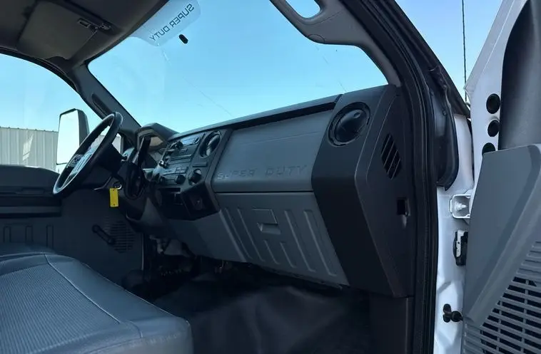 2016 Ford F650 Super Duty photo 45