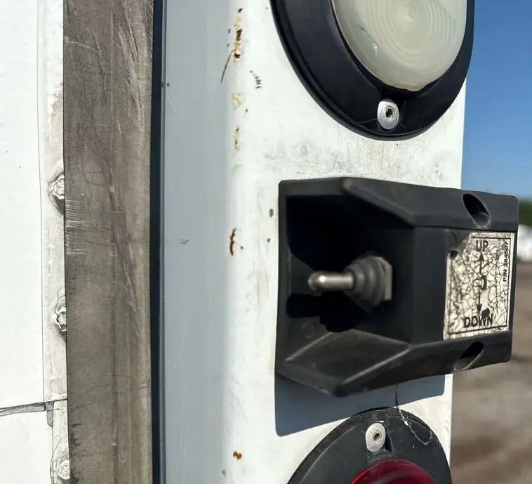 2016 Ford F650 Super Duty photo 26