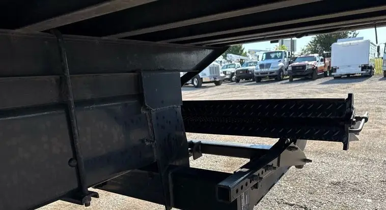 2016 Ford F650 Super Duty photo 19