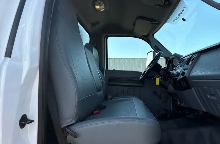 2016 Ford F650 Super Duty photo 46