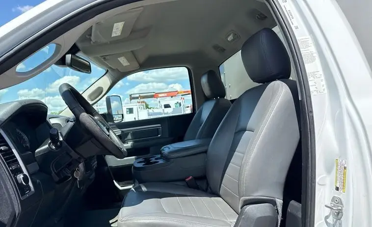2017 Dodge Ram 5500HD photo 35