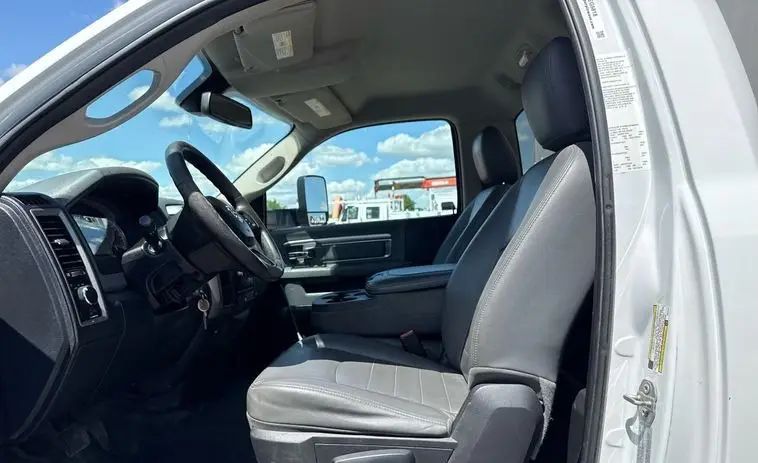 2017 Dodge Ram 5500HD photo 33