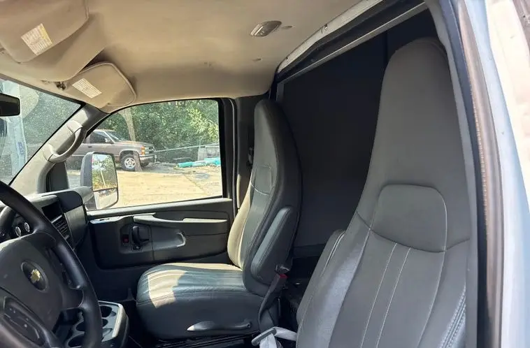 2015 Chevrolet Express photo 57