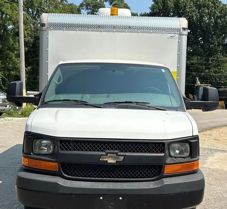 2015 Chevrolet Express photo 2