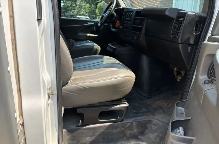 2015 Chevrolet Express photo 72