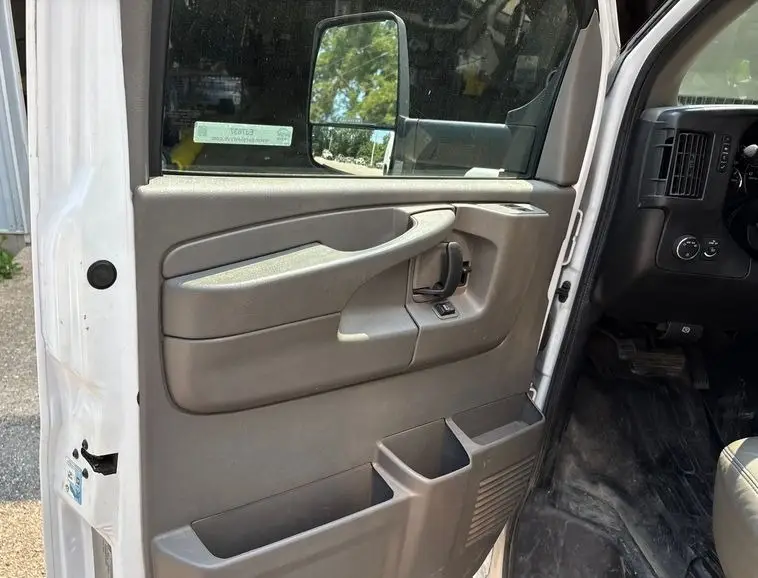 2015 Chevrolet Express photo 56