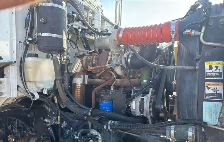 2006 Peterbilt 335 photo 65