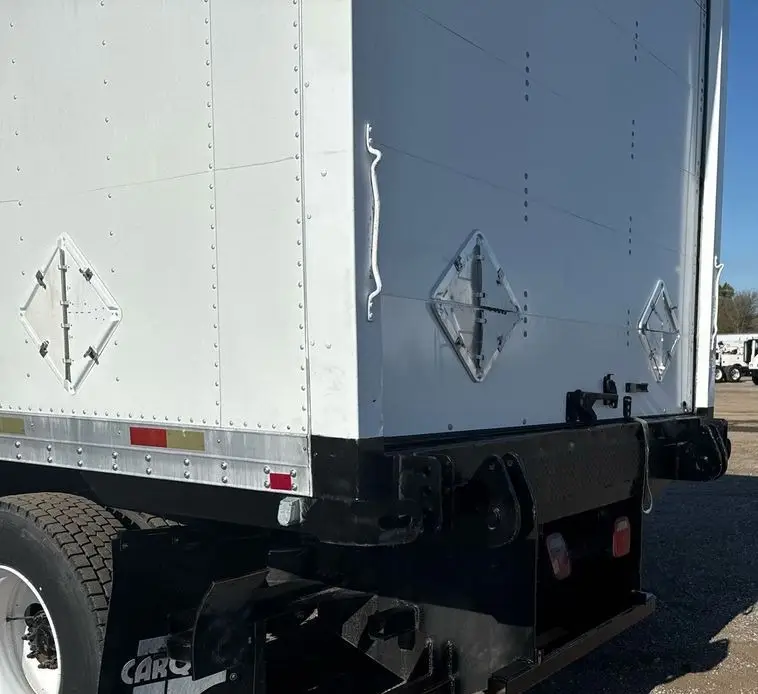 2006 Peterbilt 335 photo 14