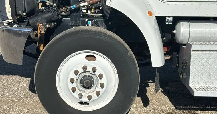 2006 Peterbilt 335 photo 70