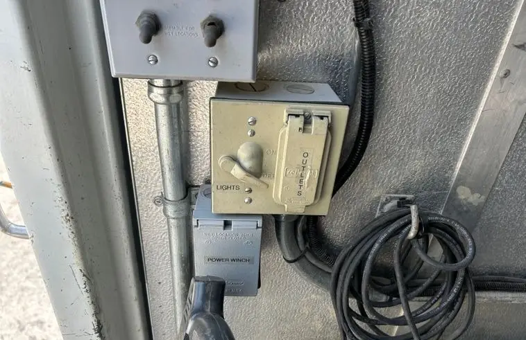 2005 Ford E450 Super Duty photo 57