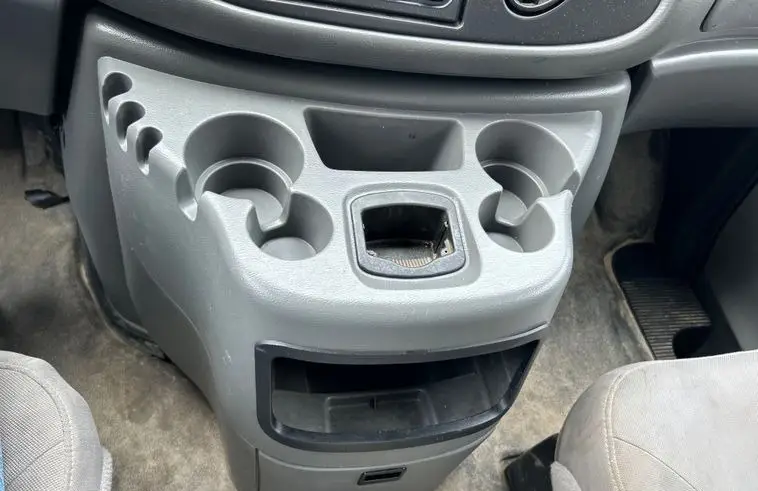 2005 Ford E450 Super Duty photo 26