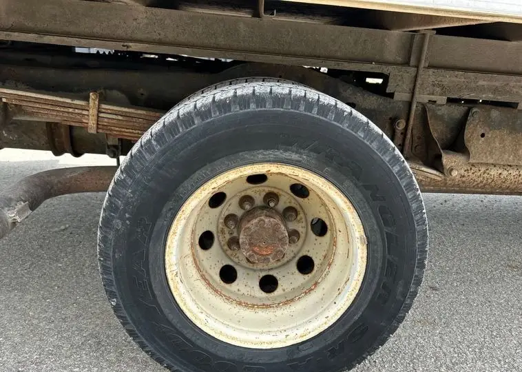 2005 Ford E450 Super Duty photo 102