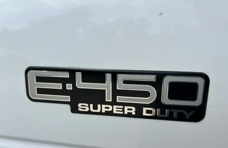 2005 Ford E450 Super Duty photo 13