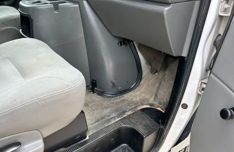 2005 Ford E450 Super Duty photo 31