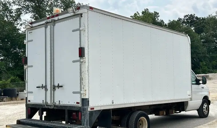 2005 Ford E450 Super Duty photo 5