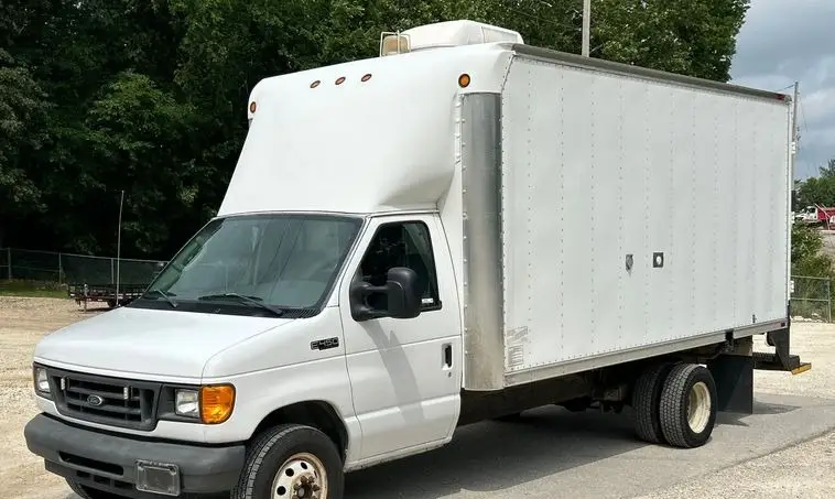 2005 Ford E450 Super Duty photo 1