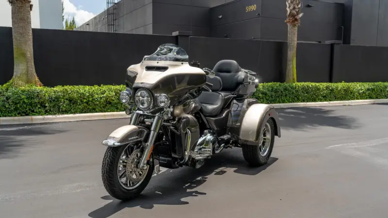 2023 Harley-Davidson Tri Glide Ultra photo 9